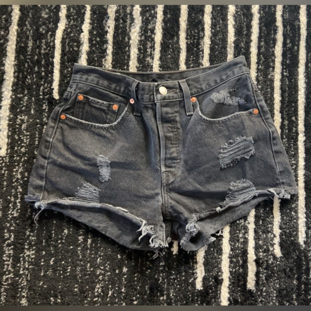 Levi’s 501 shorts sz 27